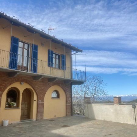 Da Emi - La Casetta In Piazza Monforte dʼAlba Kültér fotó