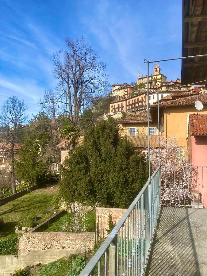 Da Emi - La Casetta In Piazza Monforte dʼAlba Kültér fotó
