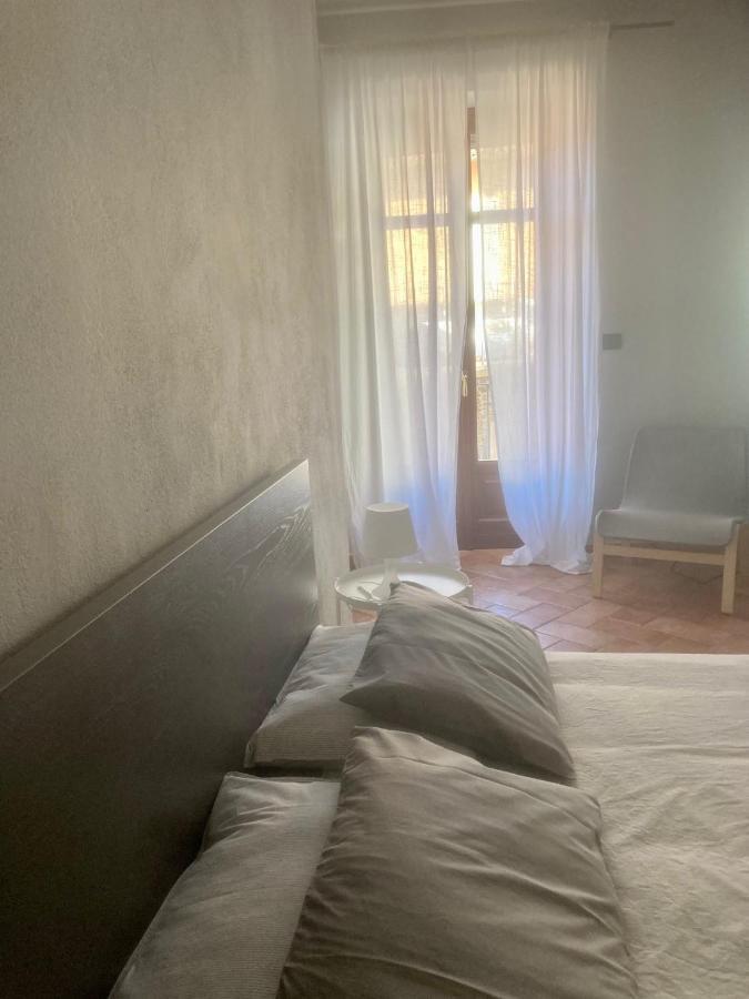 Da Emi - La Casetta In Piazza Monforte dʼAlba Kültér fotó