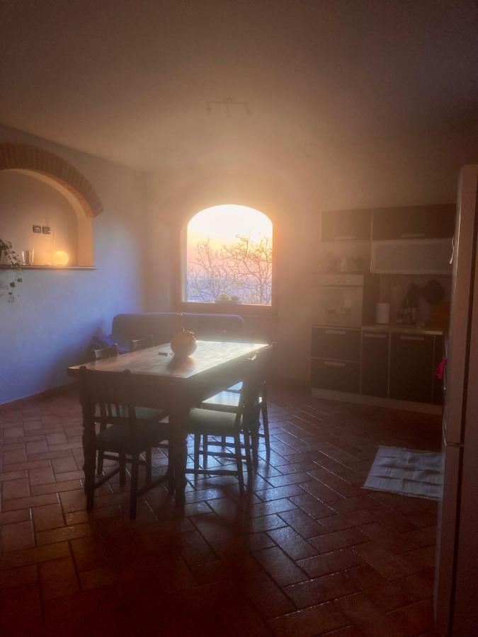 Da Emi - La Casetta In Piazza Monforte dʼAlba Kültér fotó