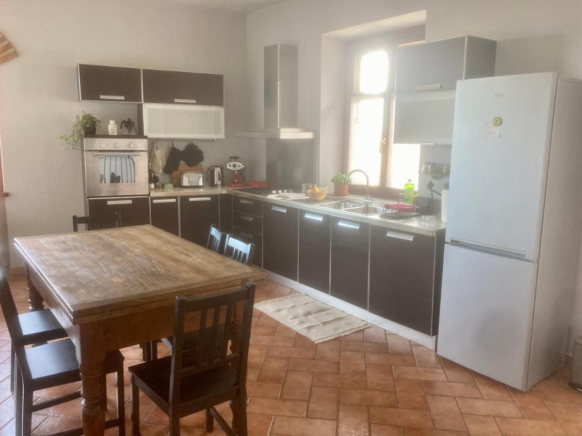 Da Emi - La Casetta In Piazza Monforte dʼAlba Kültér fotó