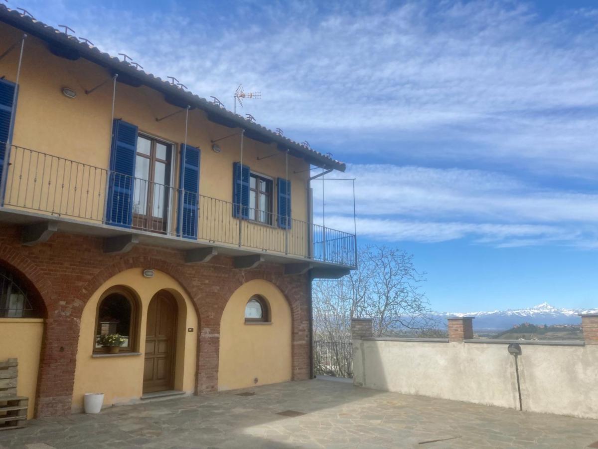 Da Emi - La Casetta In Piazza Monforte dʼAlba Kültér fotó